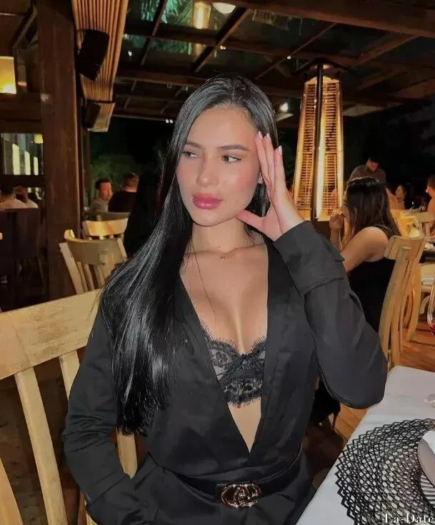 Julieth Profile image 1