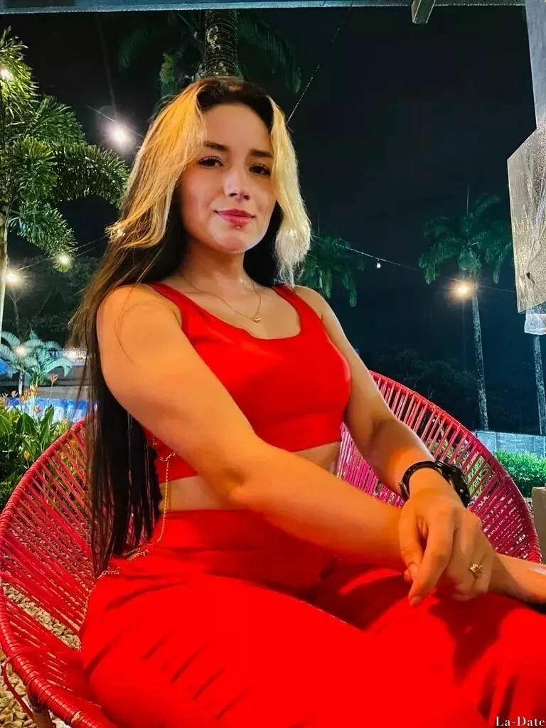 Carolina Profile image 2