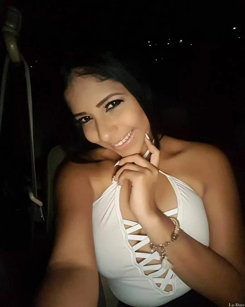 Viviana Profile image 4